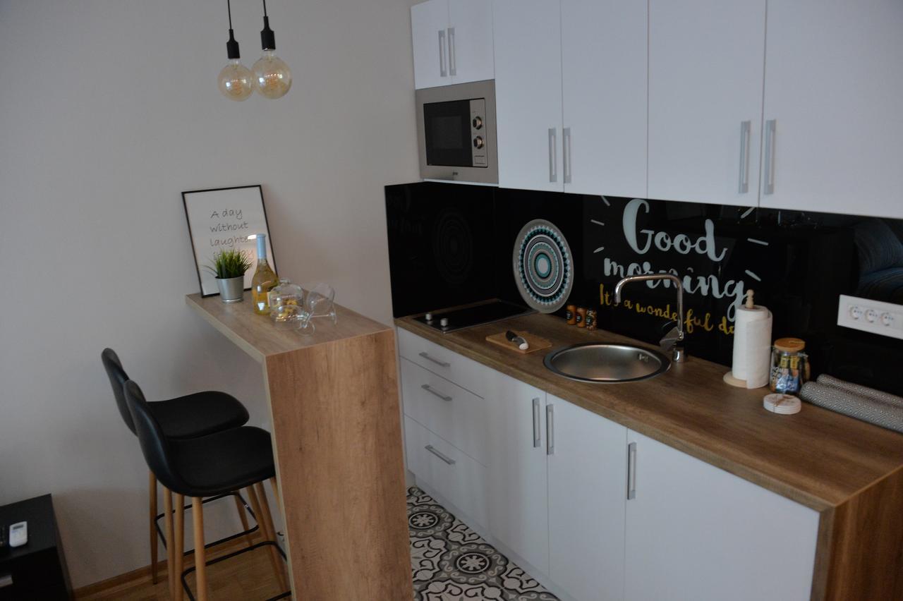 Apartment Pleasure Нови-Сад Экстерьер фото