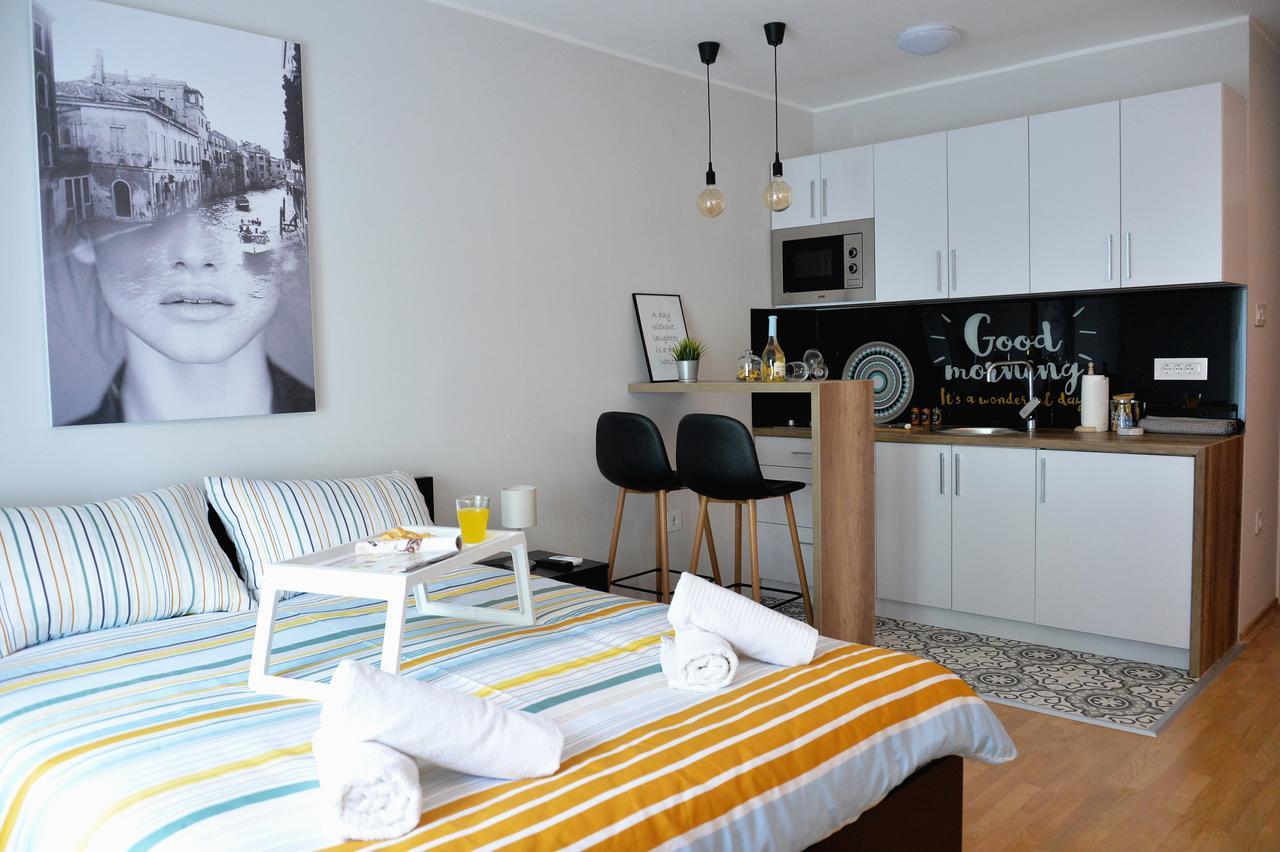 Apartment Pleasure Нови-Сад Экстерьер фото